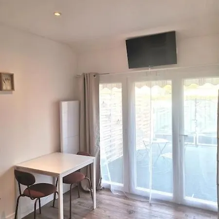 Cosy Avec Terrasse St Barthelemy * Saint-Barthelemy-d'Anjou