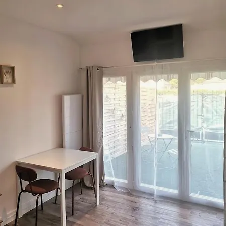 Petit Cocon Avec Terrasse Privee A Barthelemy Apartment *