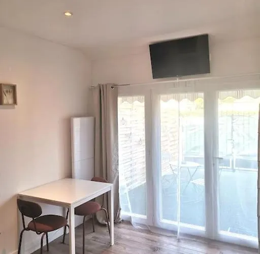 Cosy Avec Terrasse St Barthelemy * Saint-Barthelemy-d'Anjou